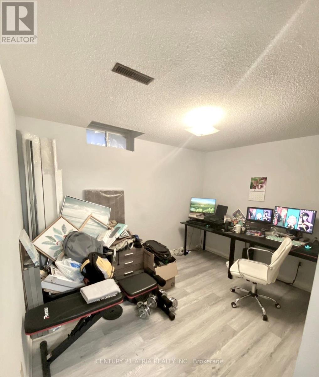 












BSMT - 45 MARCUS CRESCENT

,
Markham (Raymerville),




Ontario
L3P7A5

