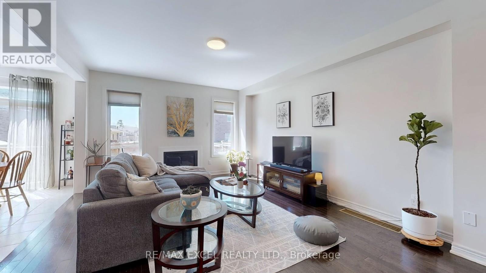 












75 CHOUINARD WAY

,
Aurora,




Ontario
L4G7C4


