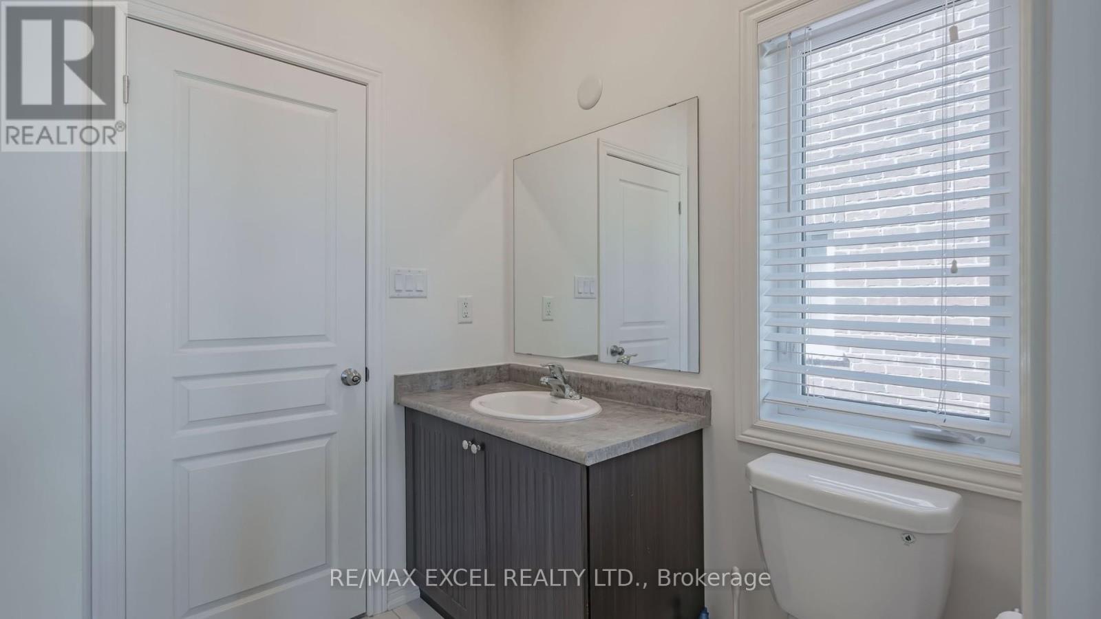 












75 CHOUINARD WAY

,
Aurora,




Ontario
L4G7C4


