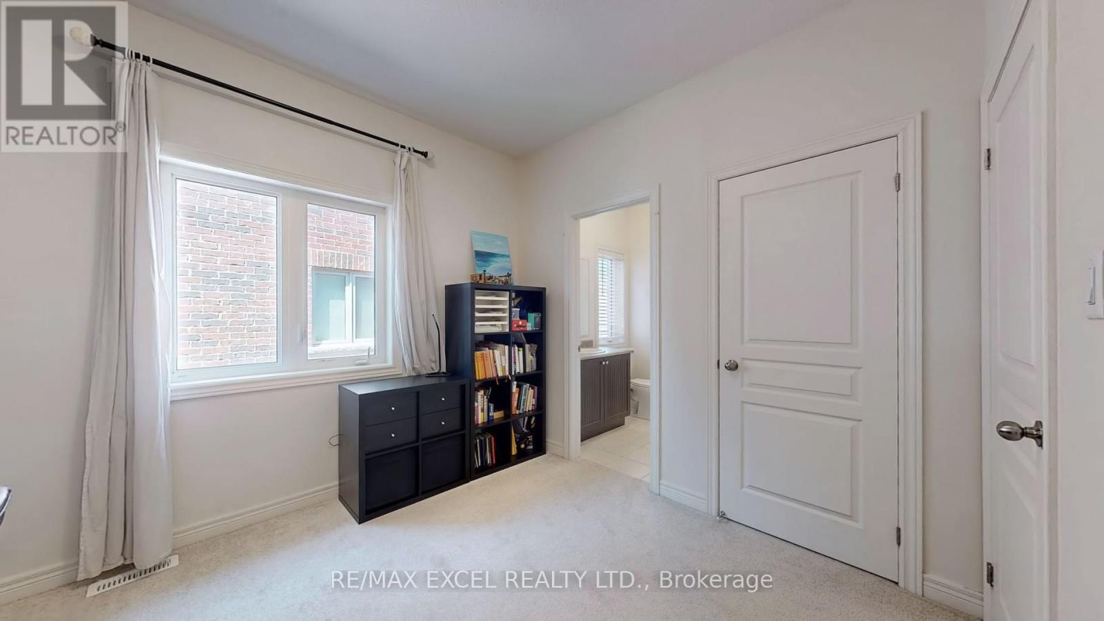 












75 CHOUINARD WAY

,
Aurora,




Ontario
L4G7C4

