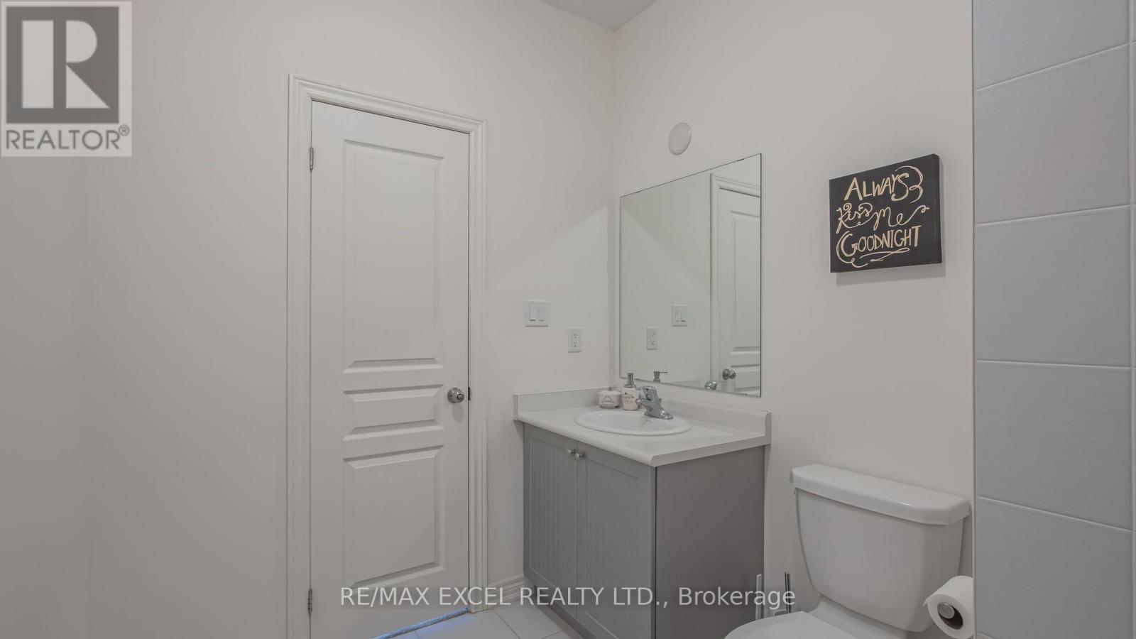 












75 CHOUINARD WAY

,
Aurora,




Ontario
L4G7C4

