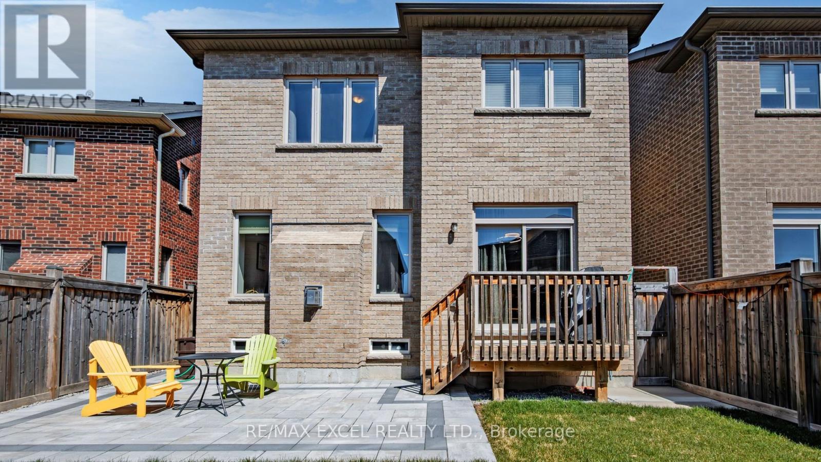 












75 CHOUINARD WAY

,
Aurora,




Ontario
L4G7C4

