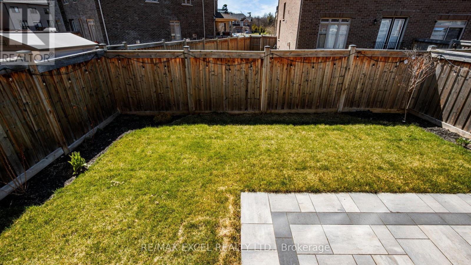 












75 CHOUINARD WAY

,
Aurora,




Ontario
L4G7C4

