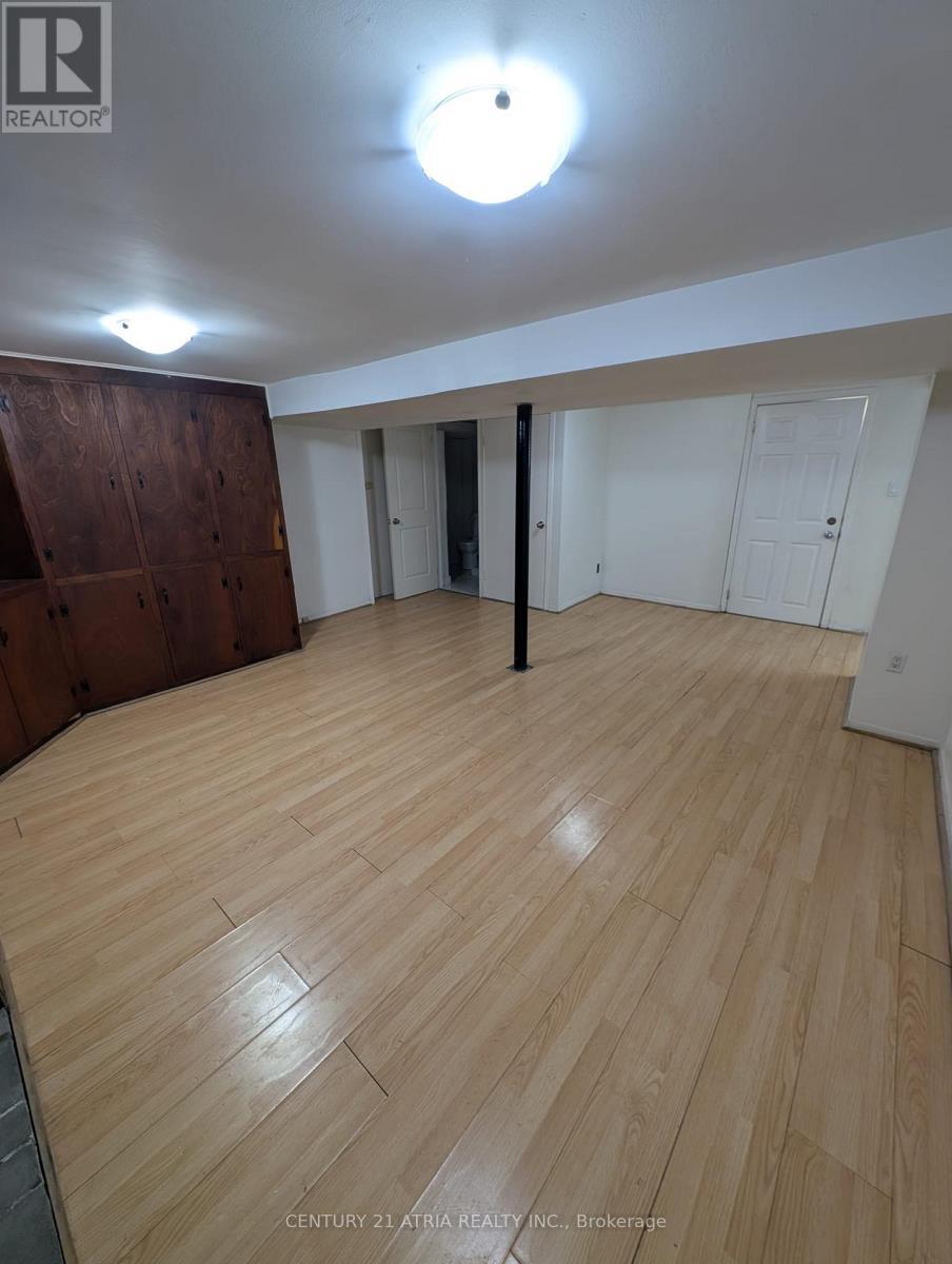 












BSMT 1 - 38 HARDING BOULEVARD

,
Richmond Hill (Harding),




Ontario
L4C1S8


