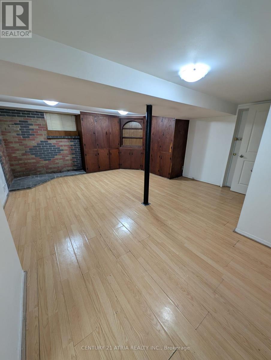 












BSMT 1 - 38 HARDING BOULEVARD

,
Richmond Hill (Harding),




Ontario
L4C1S8

