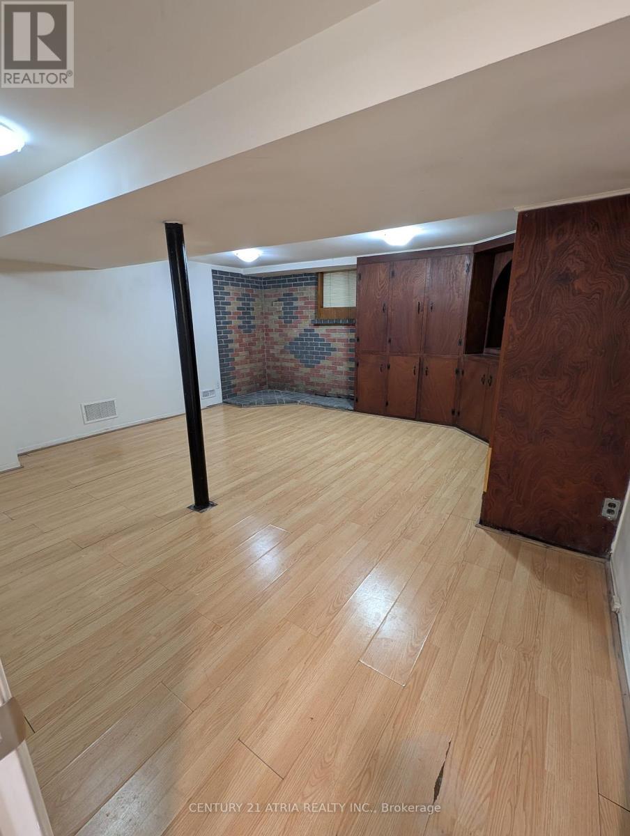












BSMT 1 - 38 HARDING BOULEVARD

,
Richmond Hill (Harding),




Ontario
L4C1S8

