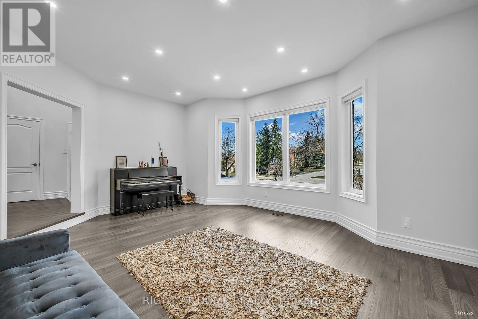 












1092 STONEHAVEN AVENUE

,
Newmarket (Stonehaven-Wyndham),




Ontario
L3X1M7

