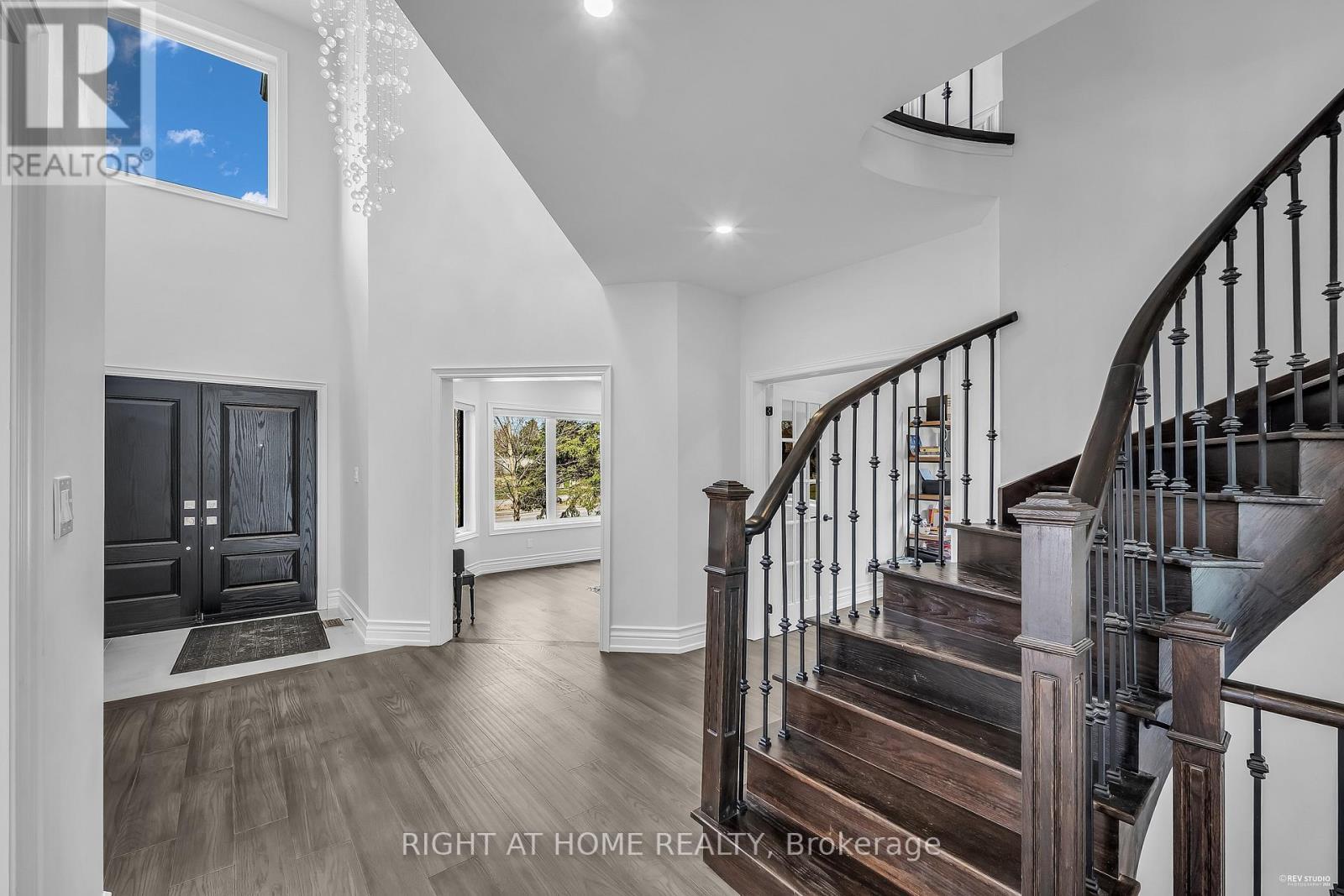 












1092 STONEHAVEN AVENUE

,
Newmarket (Stonehaven-Wyndham),




Ontario
L3X1M7

