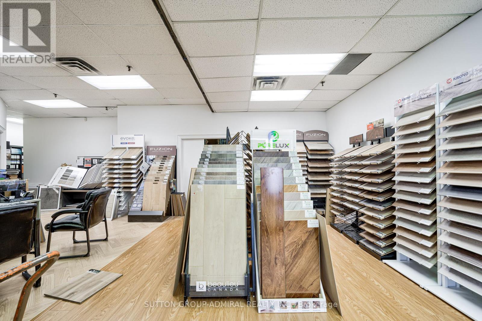 












21 - 55 ADMINISTRATION ROAD

,
Vaughan (Concord),




Ontario
L4K4G9


