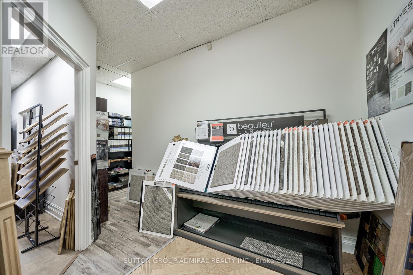 












21 - 55 ADMINISTRATION ROAD

,
Vaughan (Concord),




Ontario
L4K4G9

