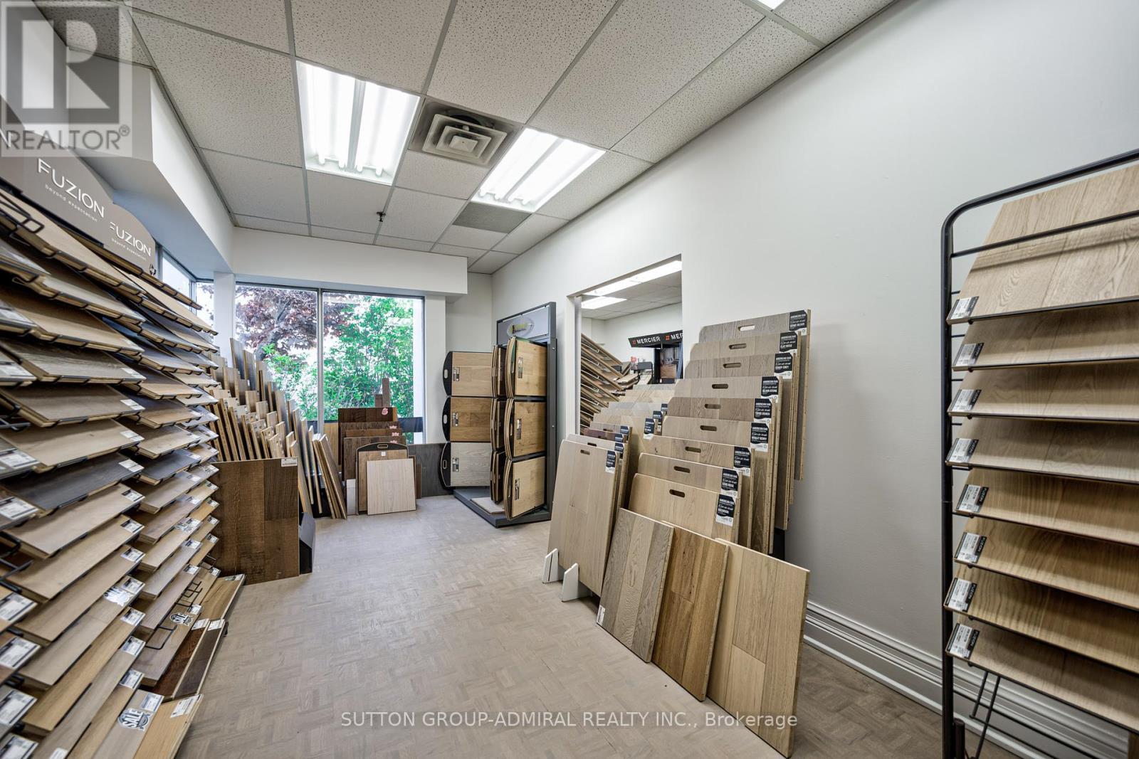 












21 - 55 ADMINISTRATION ROAD

,
Vaughan (Concord),




Ontario
L4K4G9

