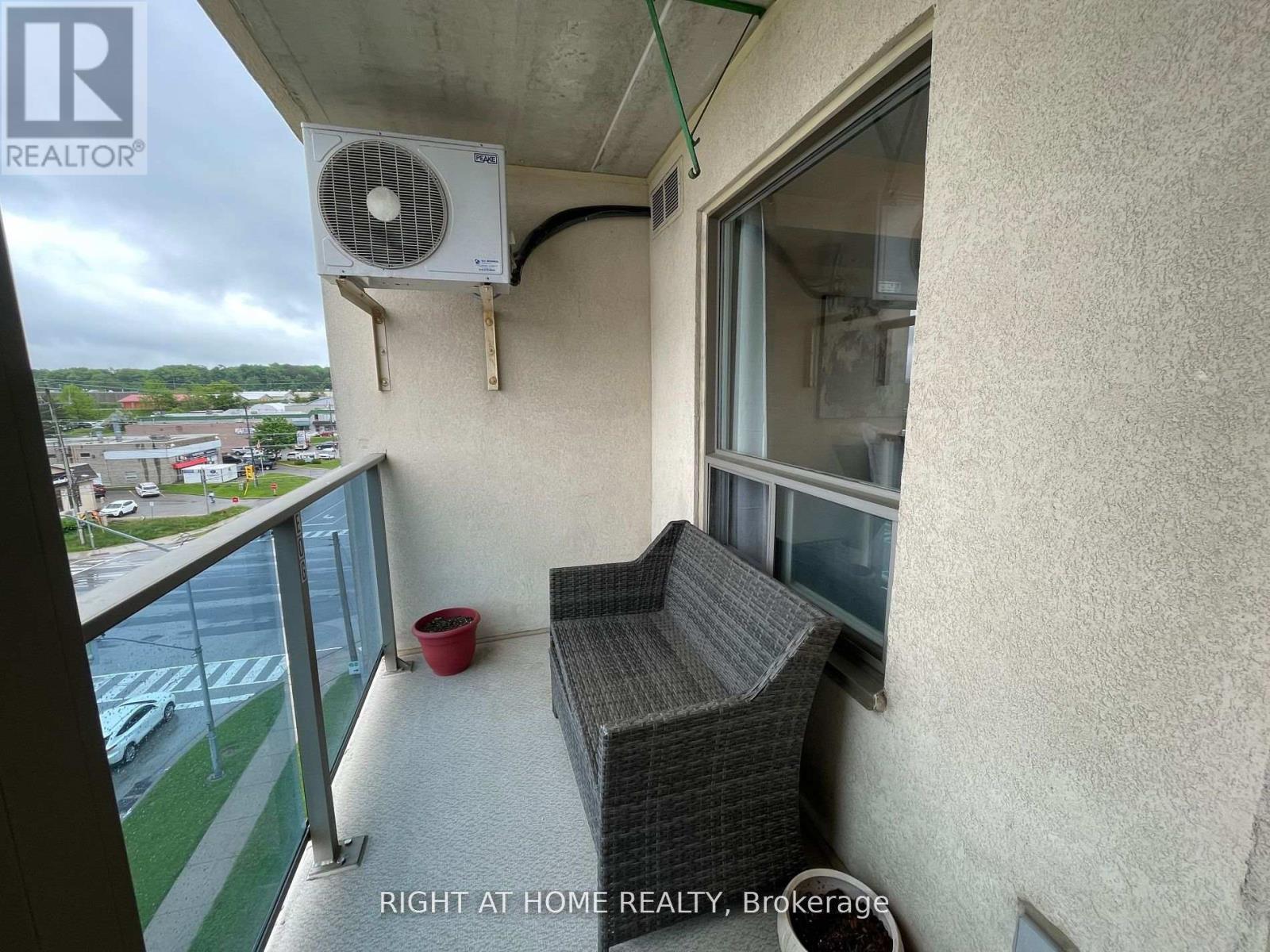 












517 - 160 WELLINGTON STREET E

,
Aurora (Aurora Village),




Ontario
L4G1J3

