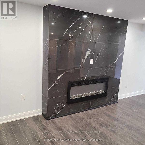












LOWER - 21 STOOKES CRESCENT

,
Richmond Hill (Jefferson),




Ontario
L4E0J4

