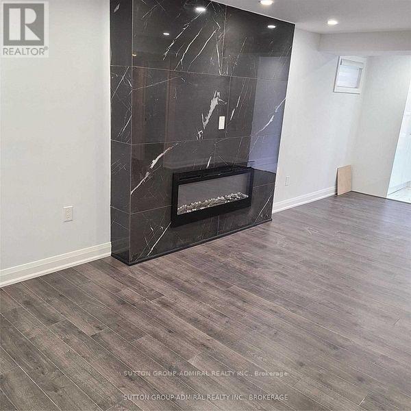 












LOWER - 21 STOOKES CRESCENT

,
Richmond Hill (Jefferson),




Ontario
L4E0J4

