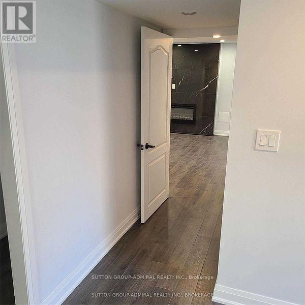 












LOWER - 21 STOOKES CRESCENT

,
Richmond Hill (Jefferson),




Ontario
L4E0J4

