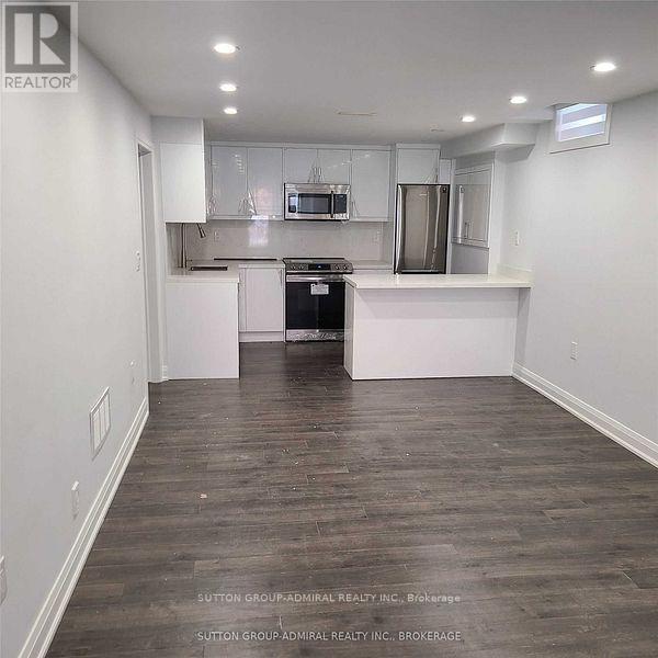 












LOWER - 21 STOOKES CRESCENT

,
Richmond Hill (Jefferson),




Ontario
L4E0J4

