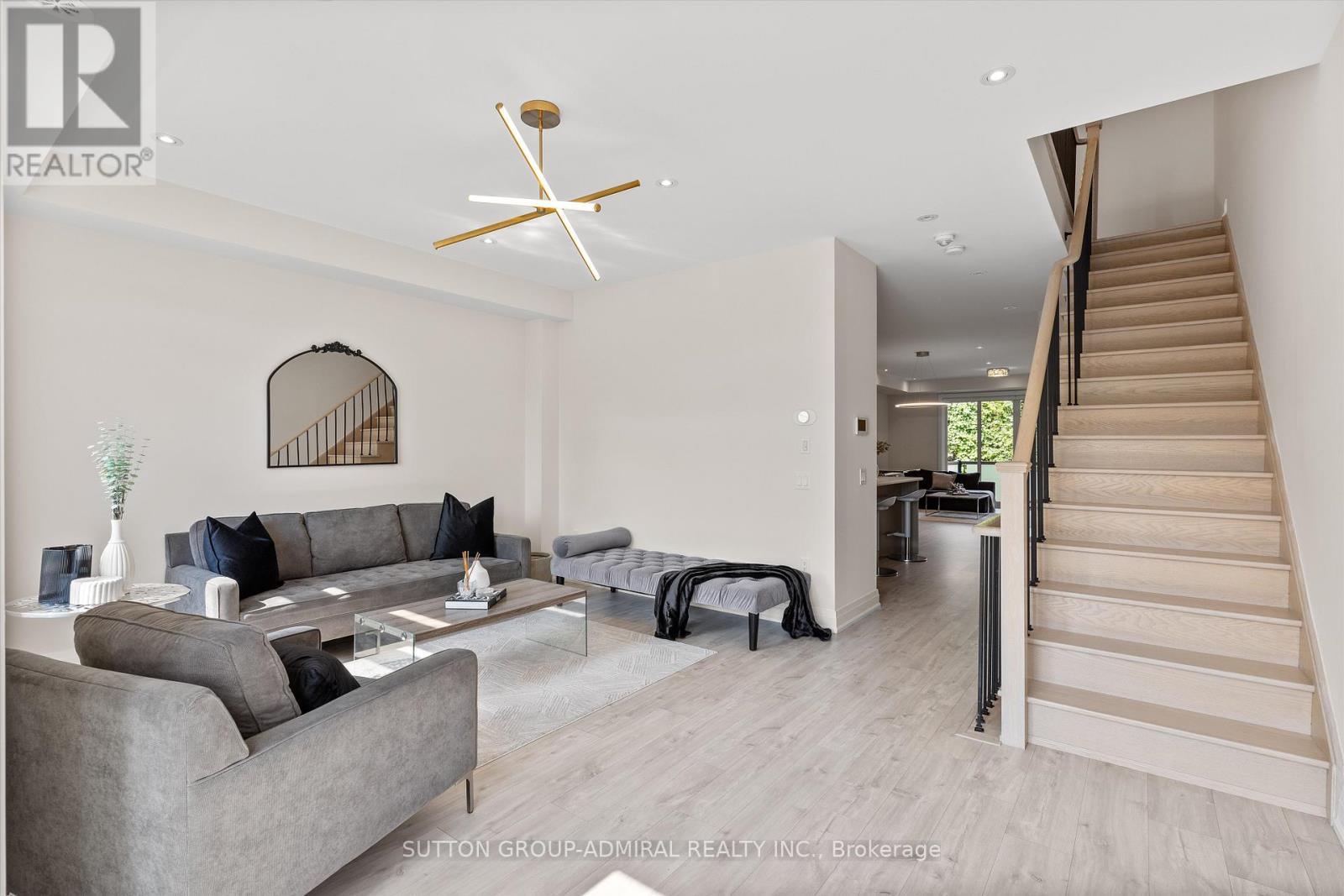 












39 HAROLD LAWRIE LANE

,
Markham (Thornhill),




Ontario
L3T0G1

