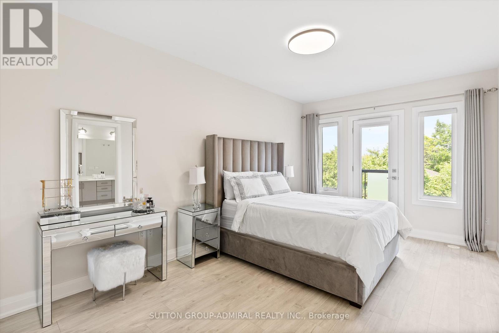 












39 HAROLD LAWRIE LANE

,
Markham (Thornhill),




Ontario
L3T0G1

