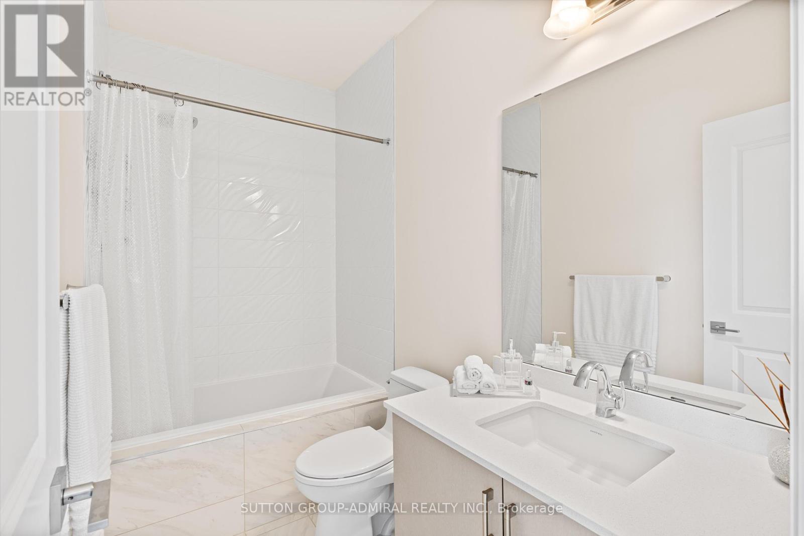 












39 HAROLD LAWRIE LANE

,
Markham (Thornhill),




Ontario
L3T0G1

