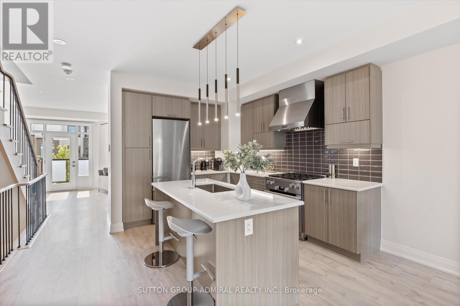 












39 HAROLD LAWRIE LANE

,
Markham (Thornhill),




Ontario
L3T0G1

