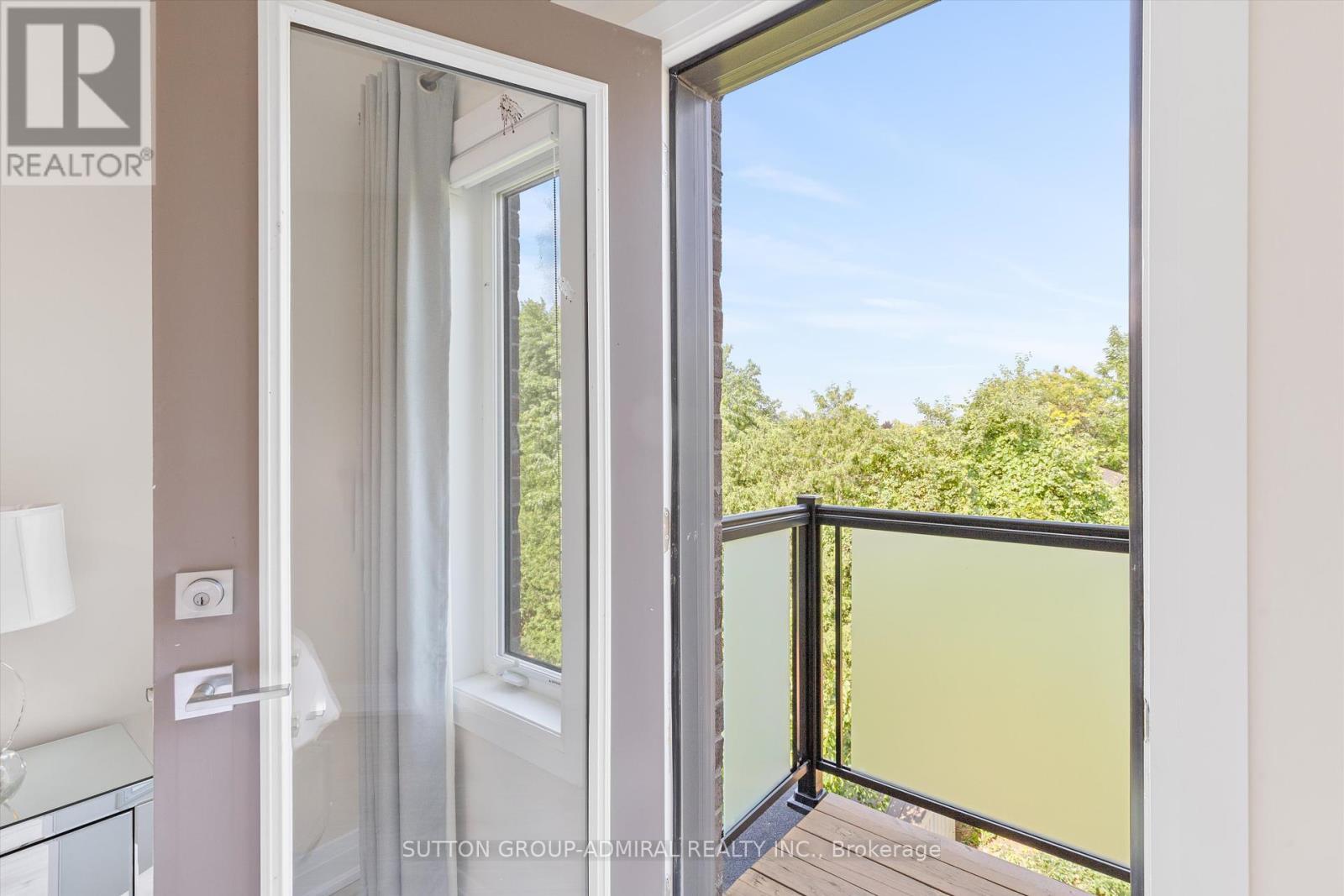 












39 HAROLD LAWRIE LANE

,
Markham (Thornhill),




Ontario
L3T0G1

