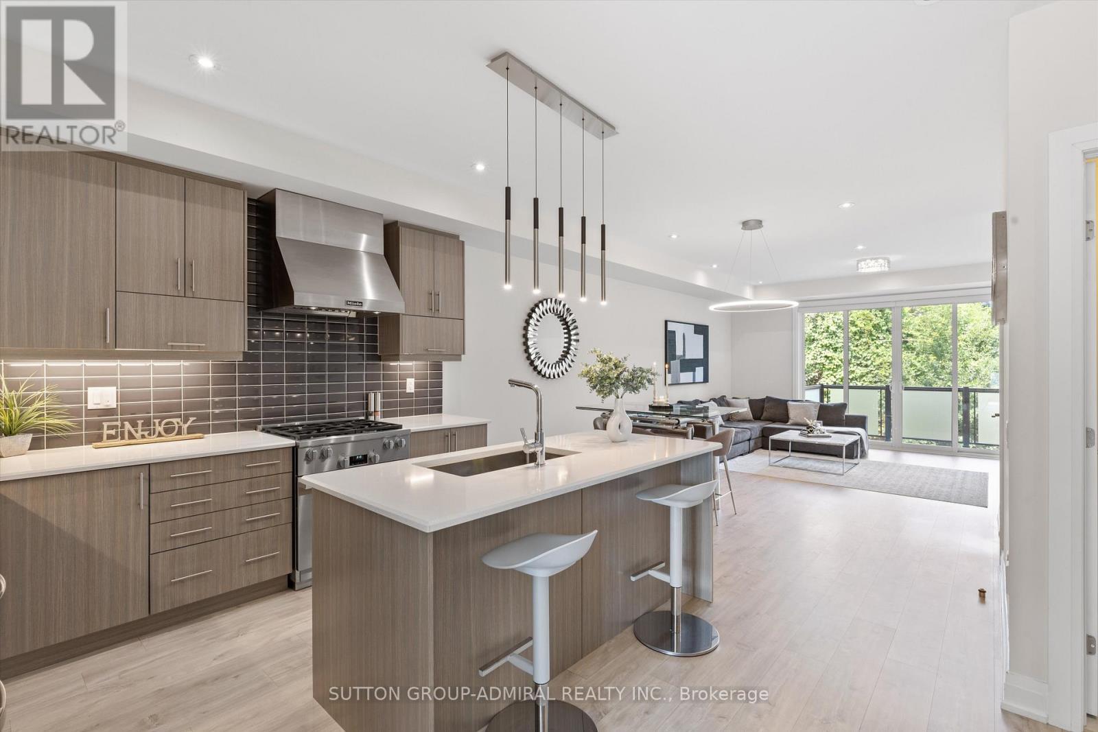 












39 HAROLD LAWRIE LANE

,
Markham (Thornhill),




Ontario
L3T0G1

