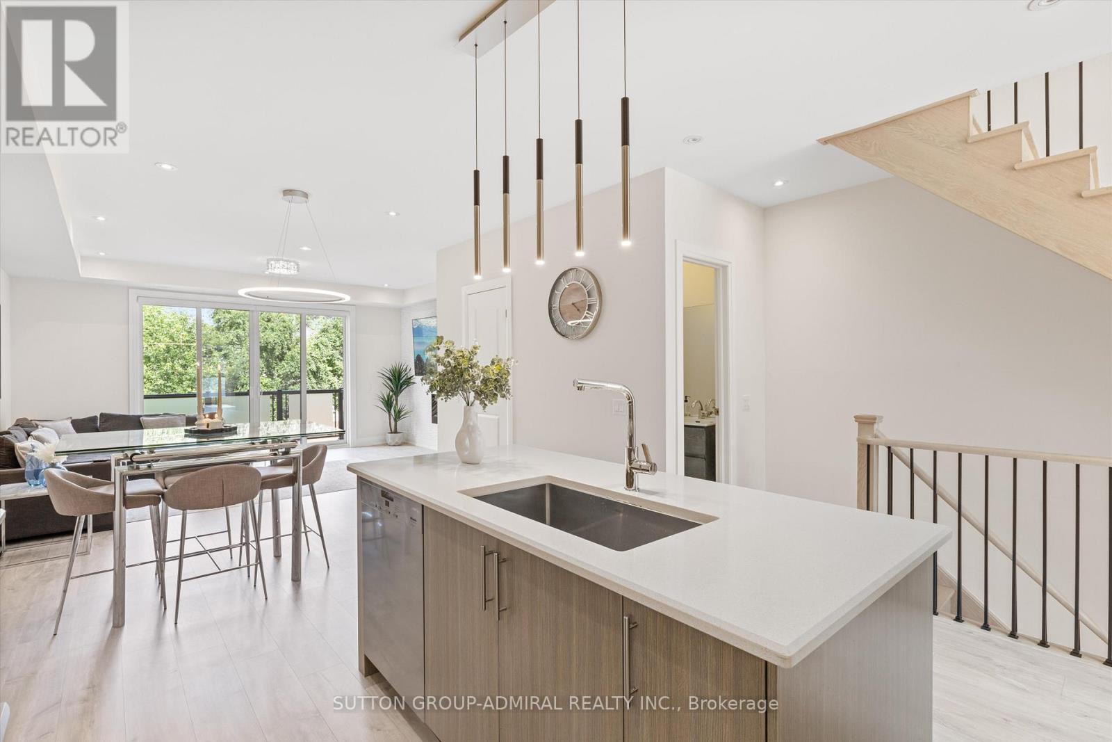 












39 HAROLD LAWRIE LANE

,
Markham (Thornhill),




Ontario
L3T0G1

