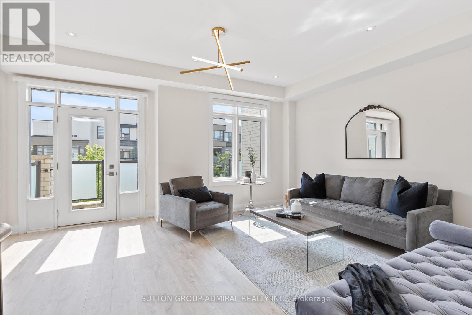 












39 HAROLD LAWRIE LANE

,
Markham (Thornhill),




Ontario
L3T0G1

