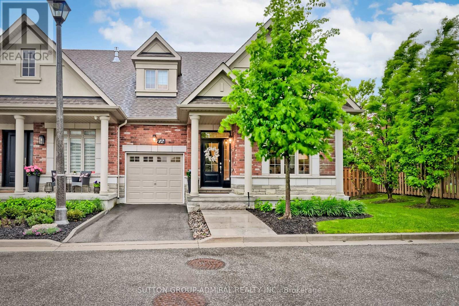 












12 PETERSEN PLACE

,
King (Nobleton),




Ontario
L9G1N0

