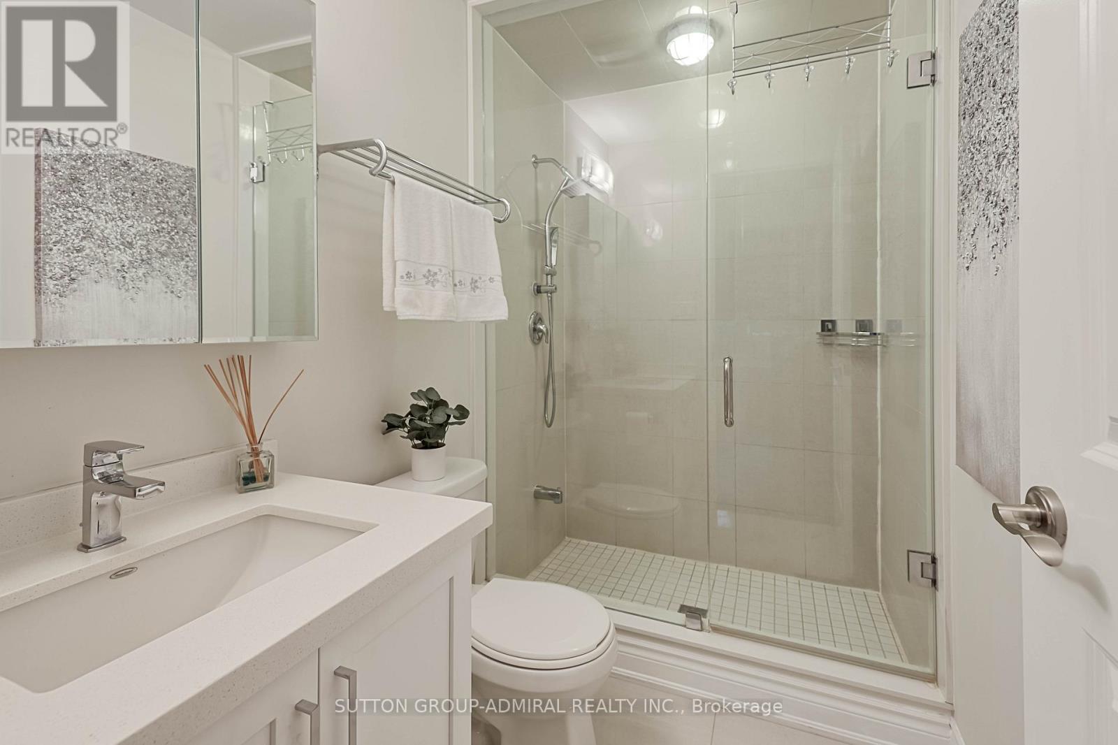 












12 PETERSEN PLACE

,
King (Nobleton),




Ontario
L9G1N0

