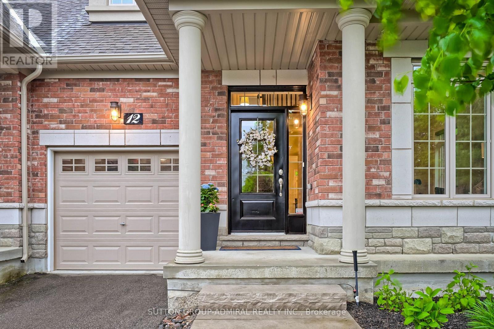 












12 PETERSEN PLACE

,
King (Nobleton),




Ontario
L9G1N0

