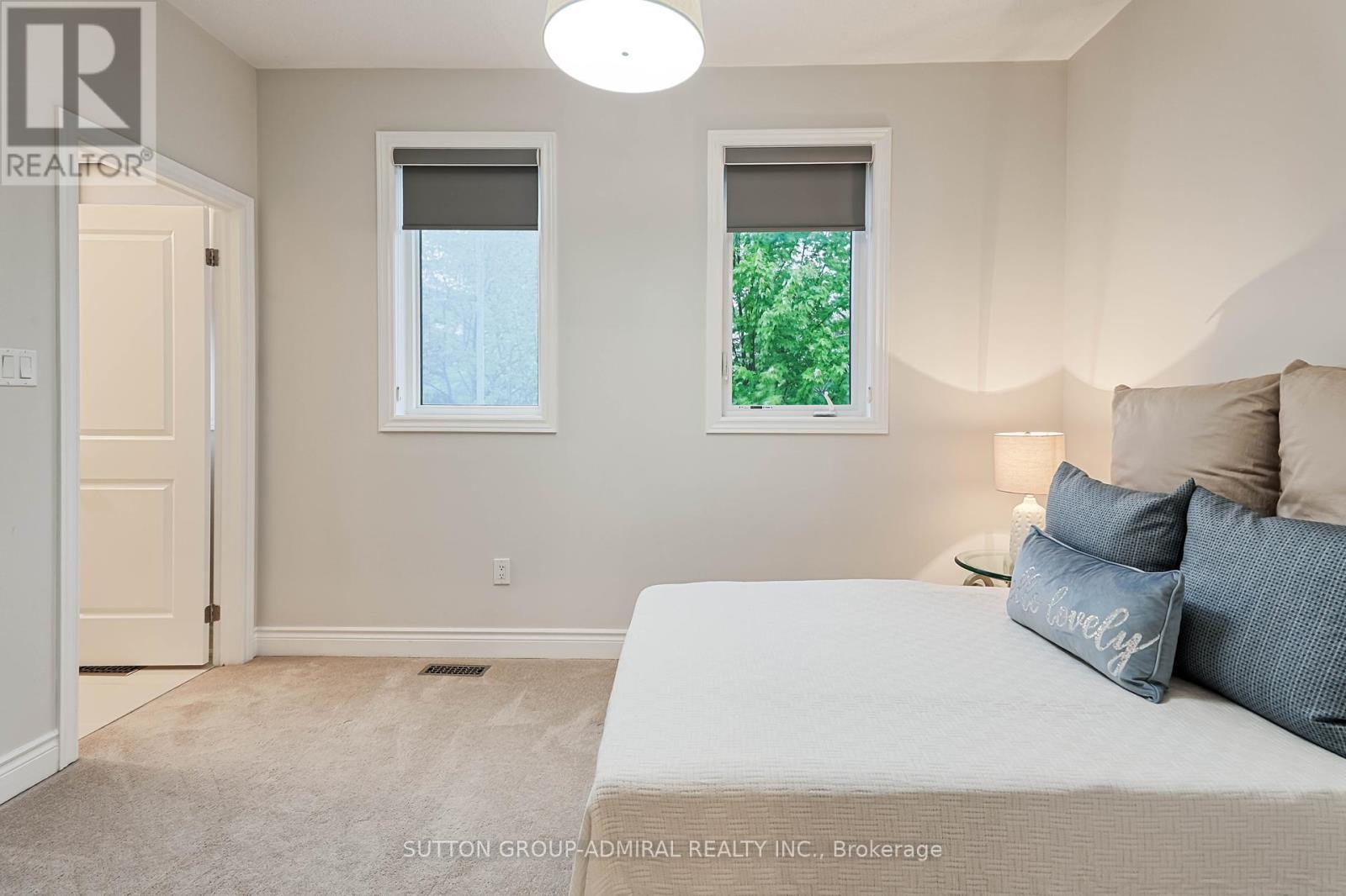 












12 PETERSEN PLACE

,
King (Nobleton),




Ontario
L9G1N0

