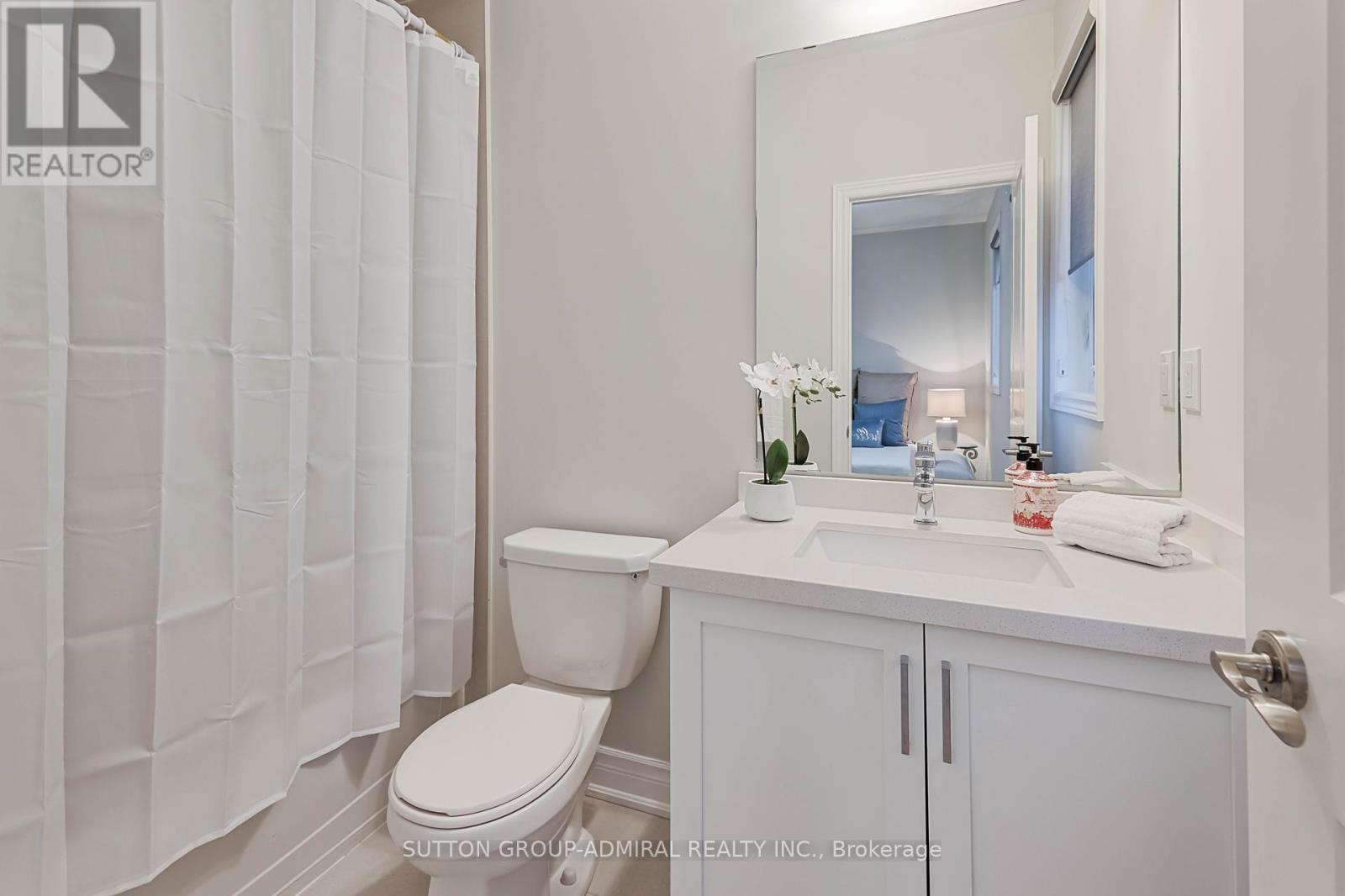 












12 PETERSEN PLACE

,
King (Nobleton),




Ontario
L9G1N0

