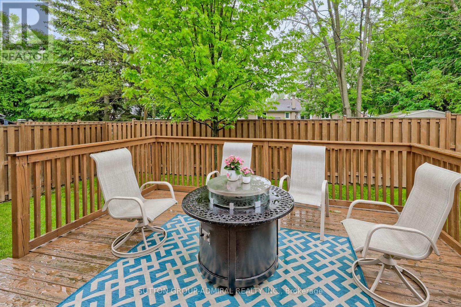 












12 PETERSEN PLACE

,
King (Nobleton),




Ontario
L9G1N0

