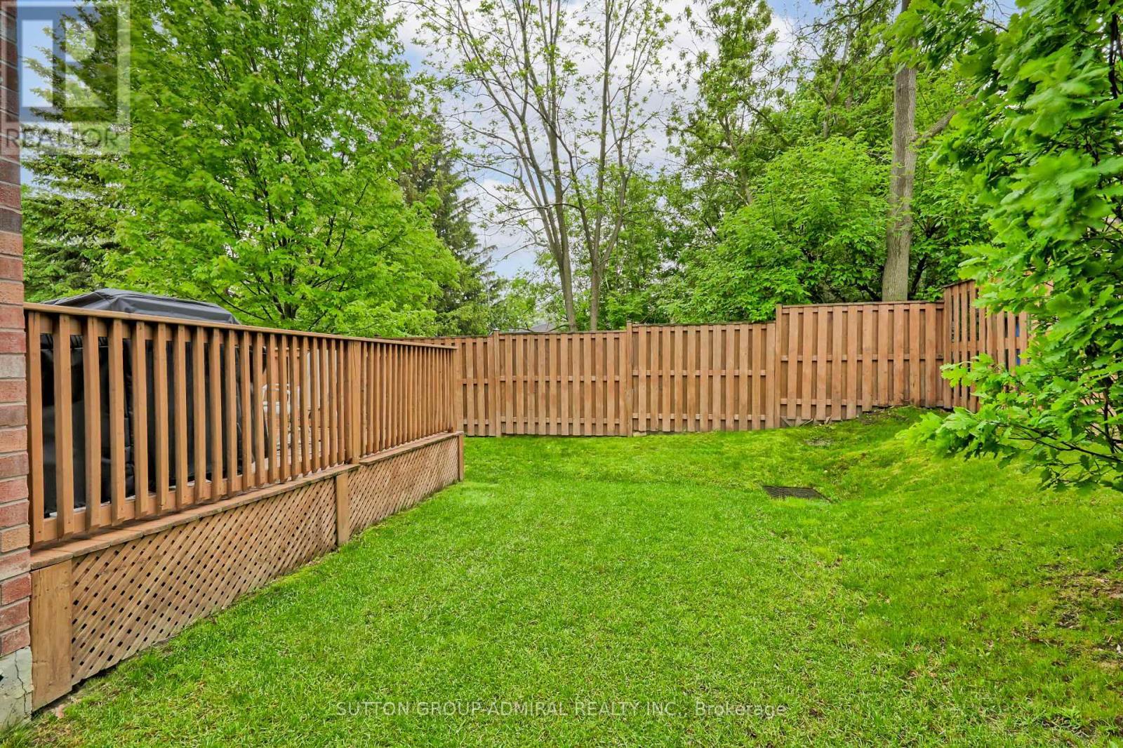 












12 PETERSEN PLACE

,
King (Nobleton),




Ontario
L9G1N0

