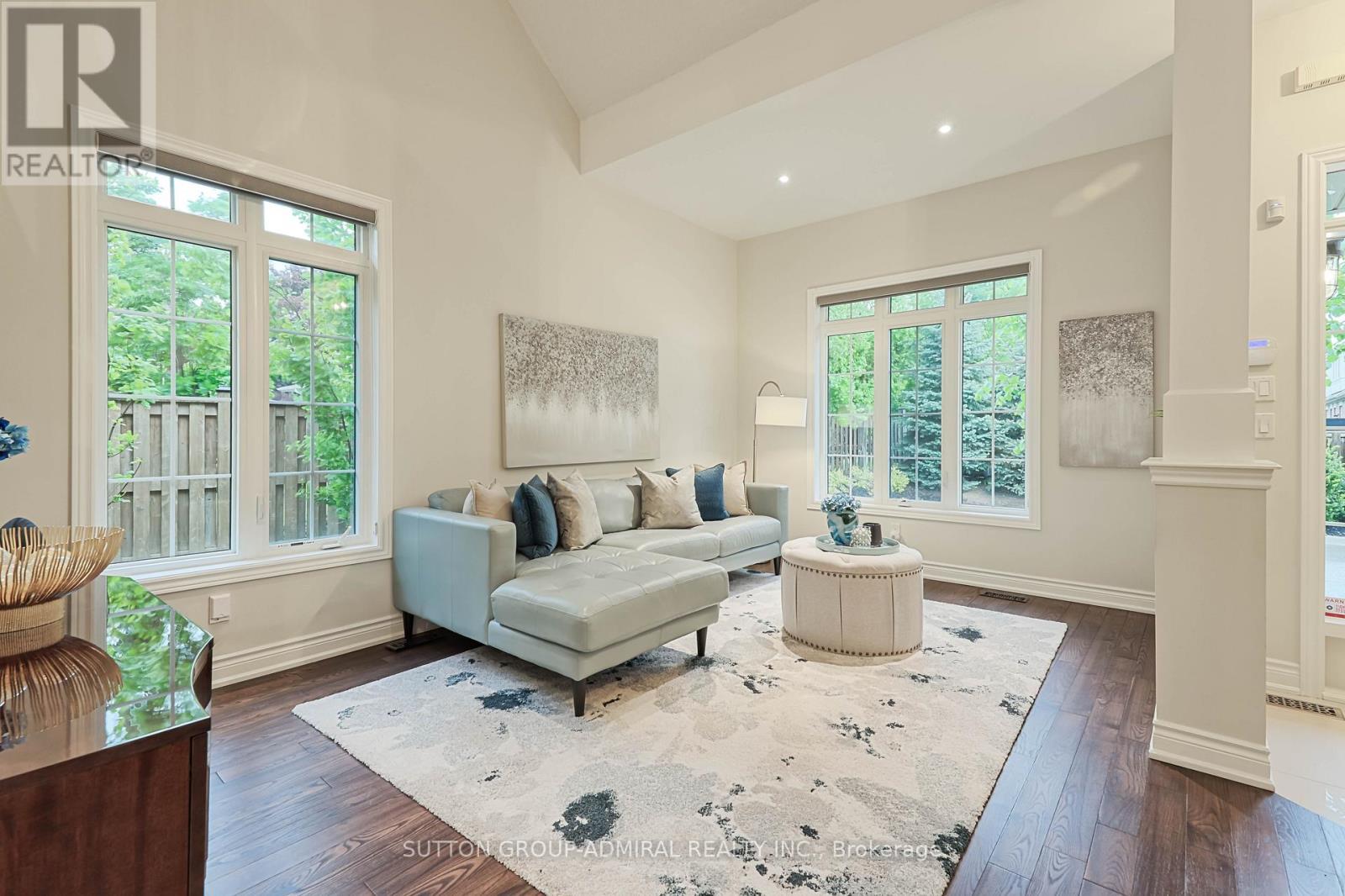 












12 PETERSEN PLACE

,
King (Nobleton),




Ontario
L9G1N0

