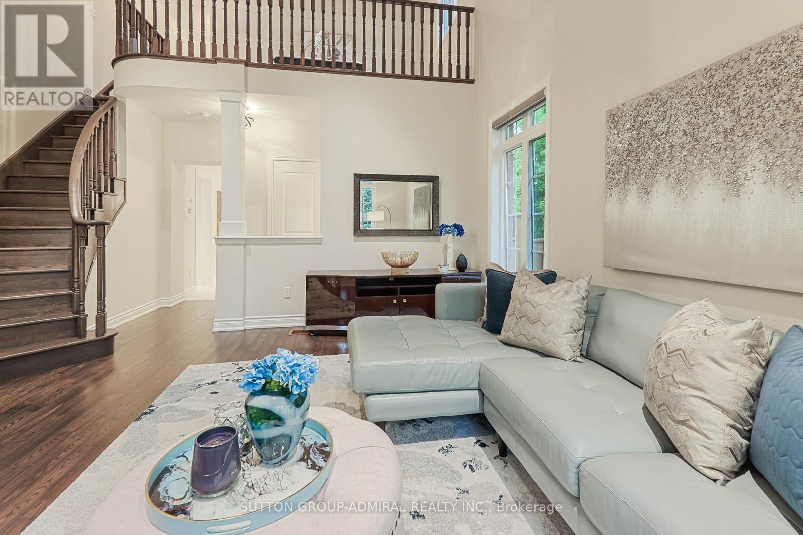 












12 PETERSEN PLACE

,
King (Nobleton),




Ontario
L9G1N0

