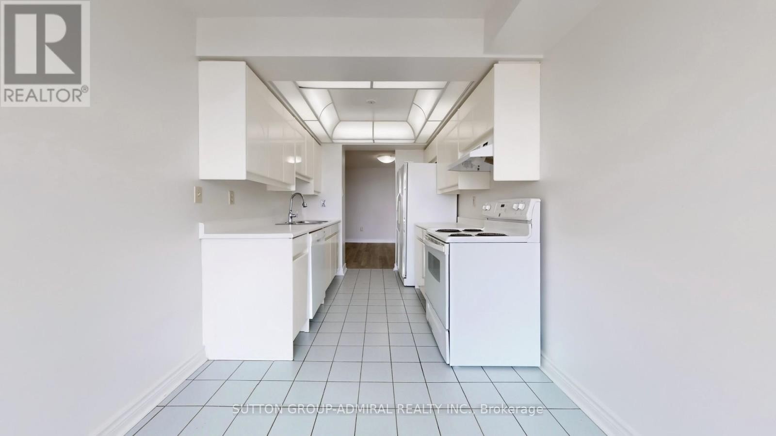 












801 - 343 CLARK AVENUE W

,
Vaughan (Crestwood-Springfarm-Yorkhill),




Ontario
L4J7K5

