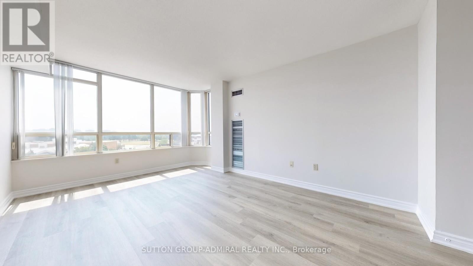 












801 - 343 CLARK AVENUE W

,
Vaughan (Crestwood-Springfarm-Yorkhill),




Ontario
L4J7K5

