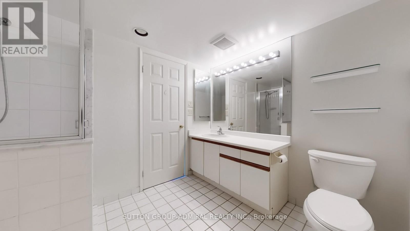 












801 - 343 CLARK AVENUE W

,
Vaughan (Crestwood-Springfarm-Yorkhill),




Ontario
L4J7K5

