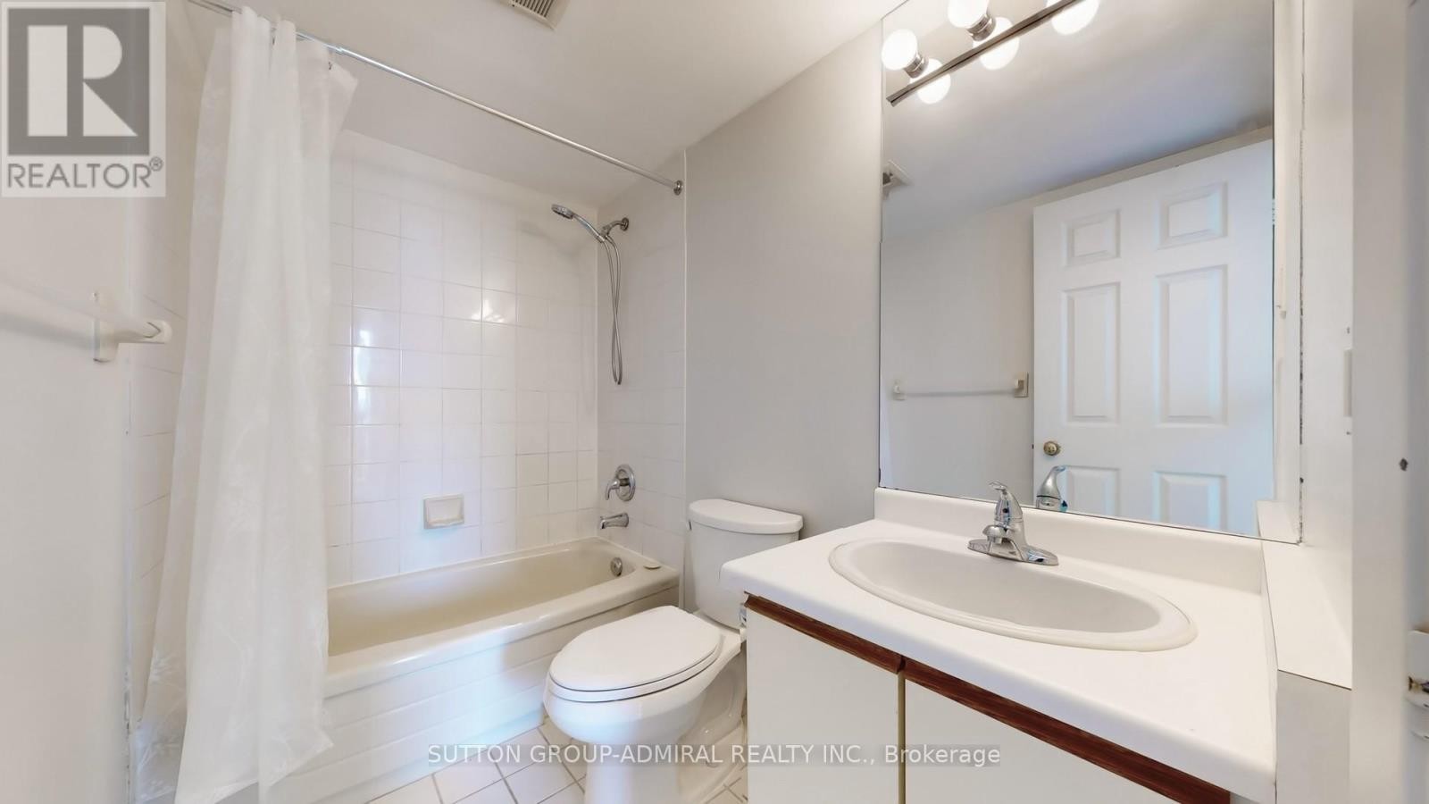 












801 - 343 CLARK AVENUE W

,
Vaughan (Crestwood-Springfarm-Yorkhill),




Ontario
L4J7K5

