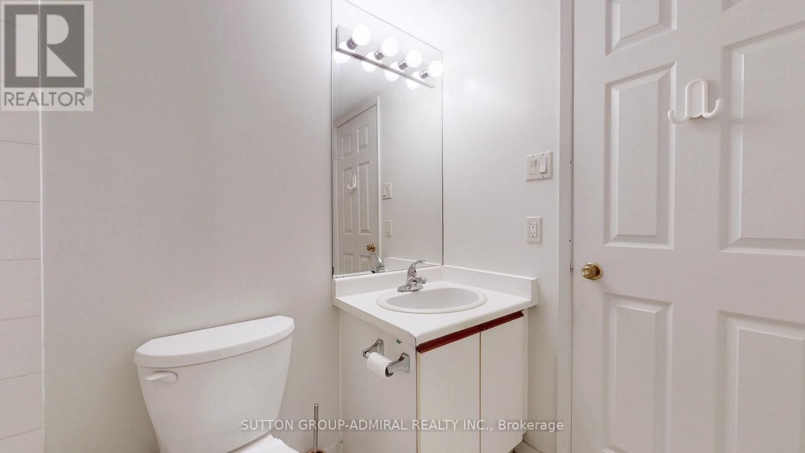 












801 - 343 CLARK AVENUE W

,
Vaughan (Crestwood-Springfarm-Yorkhill),




Ontario
L4J7K5

