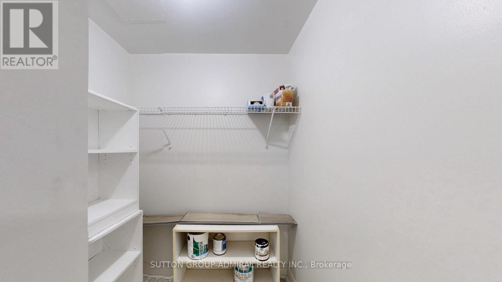 












801 - 343 CLARK AVENUE W

,
Vaughan (Crestwood-Springfarm-Yorkhill),




Ontario
L4J7K5

