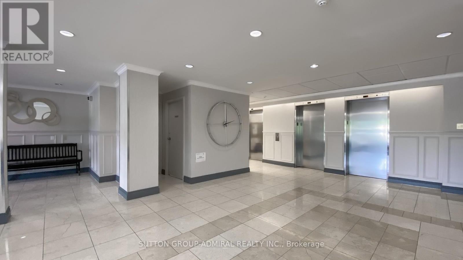 












801 - 343 CLARK AVENUE W

,
Vaughan (Crestwood-Springfarm-Yorkhill),




Ontario
L4J7K5

