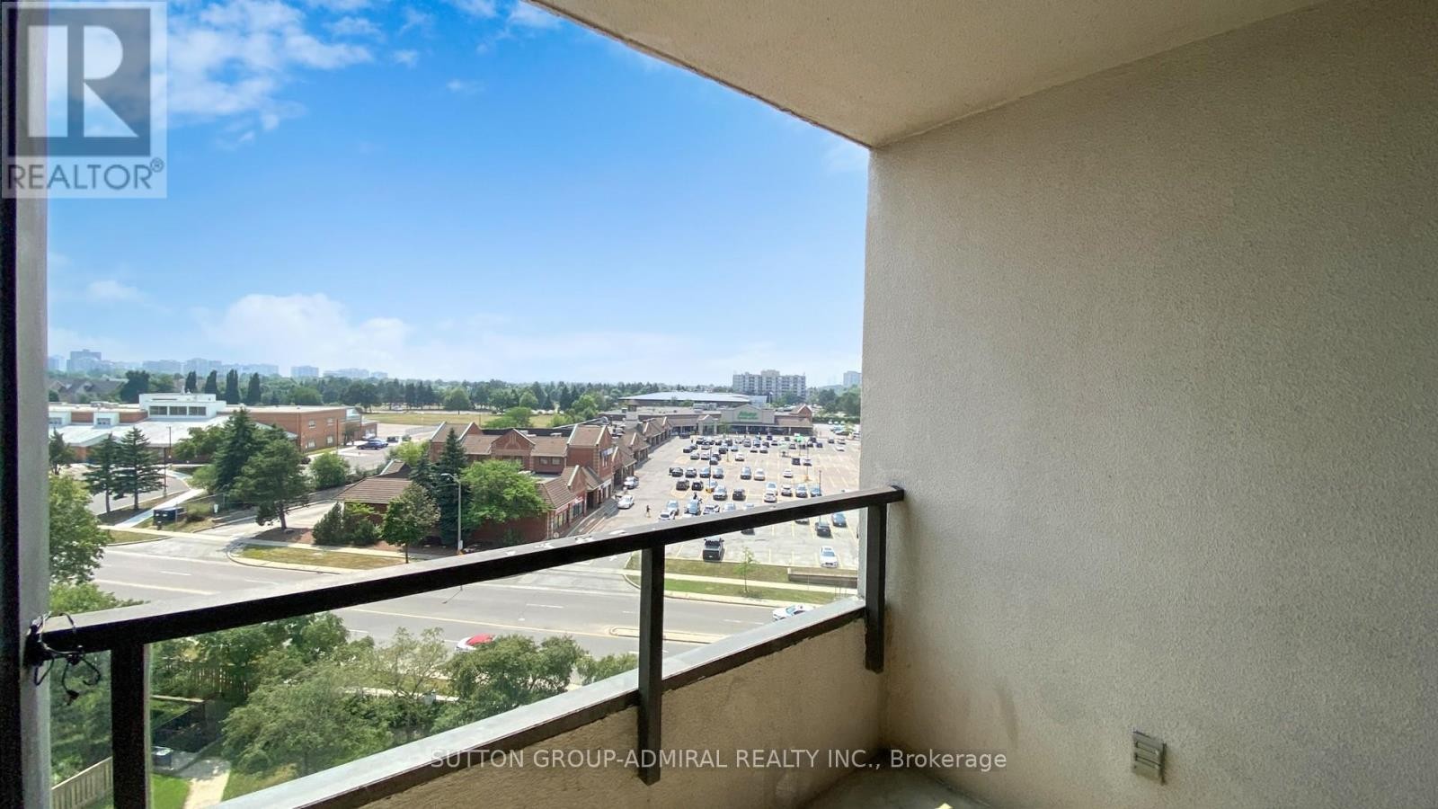












801 - 343 CLARK AVENUE W

,
Vaughan (Crestwood-Springfarm-Yorkhill),




Ontario
L4J7K5

