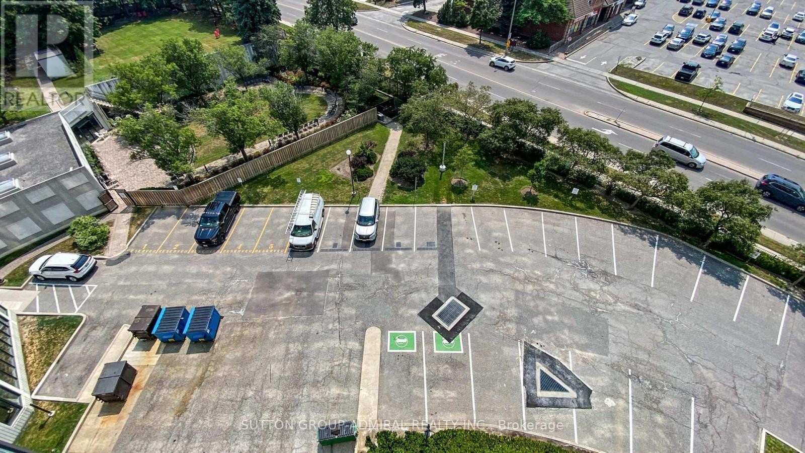 












801 - 343 CLARK AVENUE W

,
Vaughan (Crestwood-Springfarm-Yorkhill),




Ontario
L4J7K5

