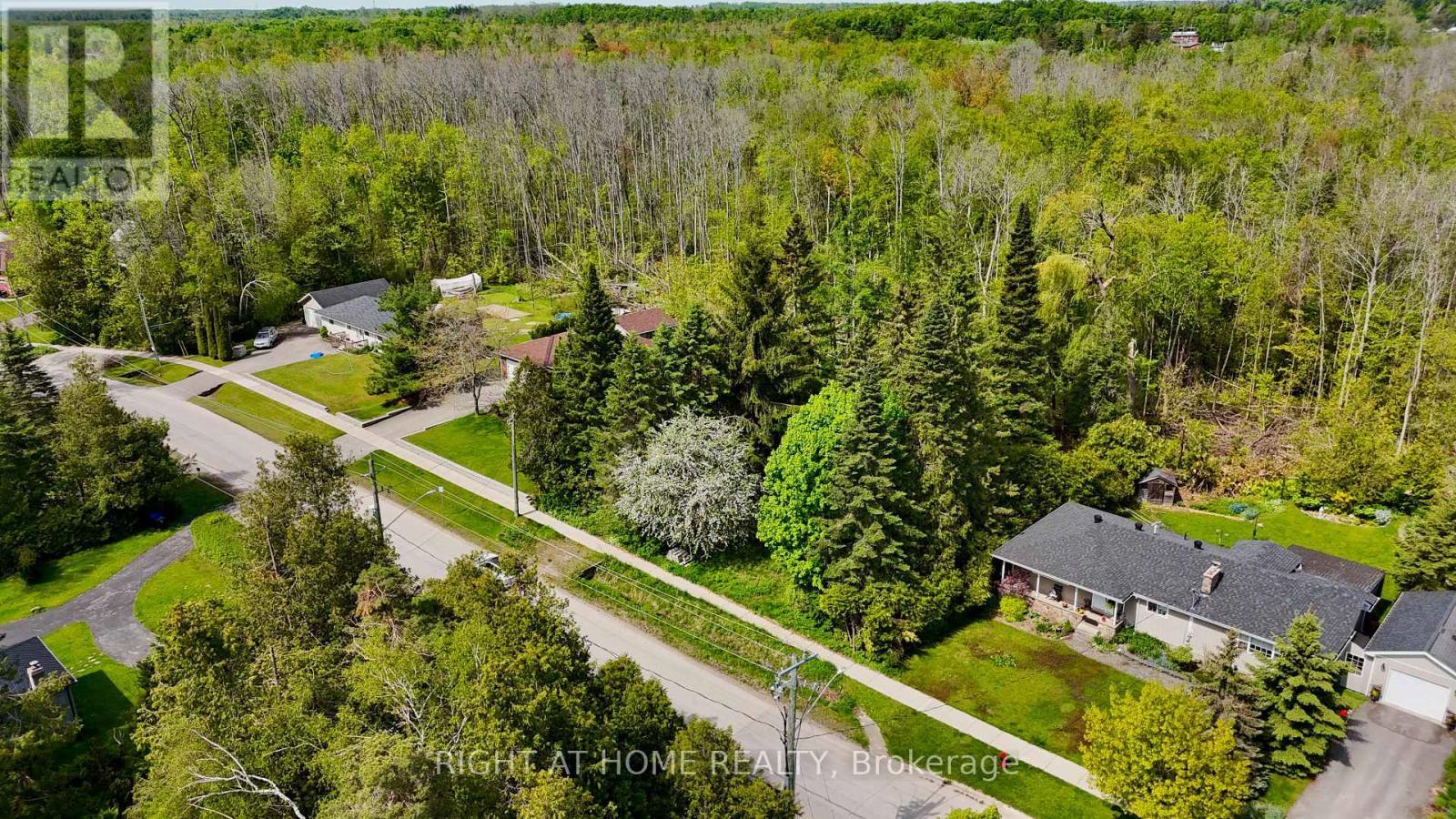 












2802 IRETON STREET

,
Innisfil (Alcona),







Ontario
L9S2J2

