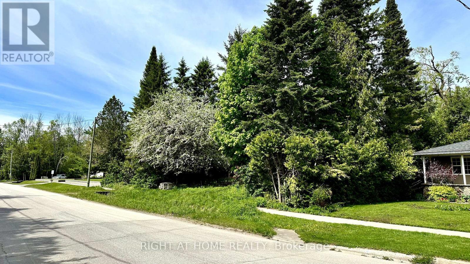 












2802 IRETON STREET

,
Innisfil (Alcona),







Ontario
L9S2J2


