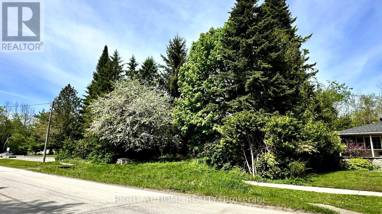 












2802 IRETON STREET

,
Innisfil (Alcona),







Ontario
L9S2J2

