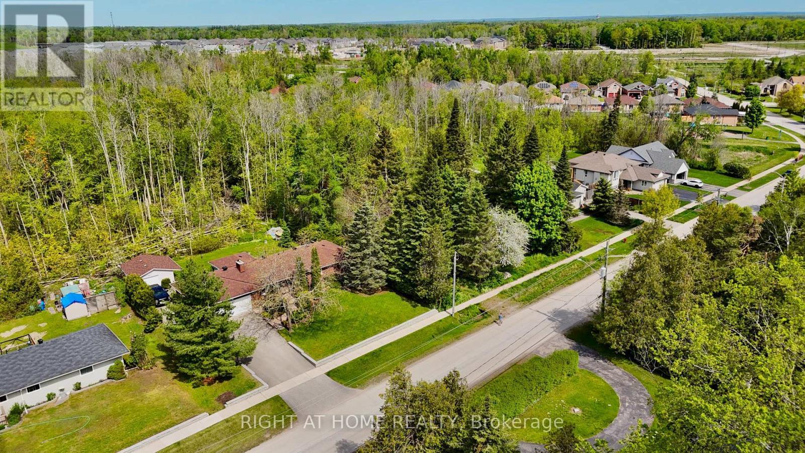 












2802 IRETON STREET

,
Innisfil (Alcona),







Ontario
L9S2J2


